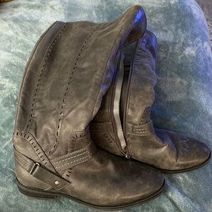 BareTraps Women's Abram Boot - like new